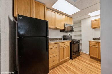 510 W Surf St unit B, Chicago, IL 60657 - photo 6