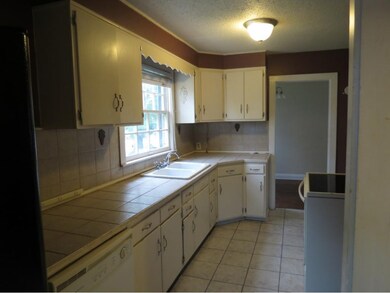 1301 E Unaka Ave, Johnson City, TN 37601 - photo 2