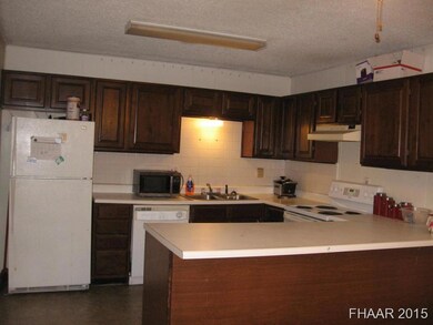 210 Hardeman St, Copperas Cove, TX 76522 - photo 5