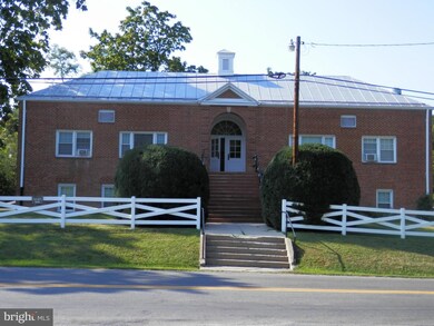 77 Wolf Gap Rd unit 9, Edinburg, VA 22824 - photo 3