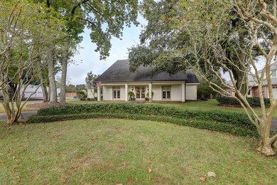 508 W Bayou-2