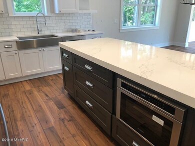 Kitchen island with quartz counter