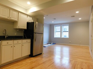 464 Hanover St unit 11, Boston, MA 02113 - photo 4