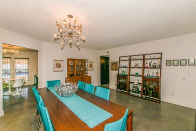 06 Dining Room