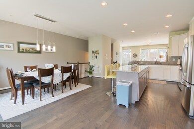 905 Magnolia Blossom Ct, Sykesville, MD 21784 - photo 5