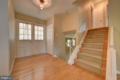 8519 Tysons Ct, Vienna, VA 22182 - photo 6