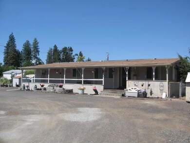 440 Orr Dr, Central Point, OR 97502 - photo 2