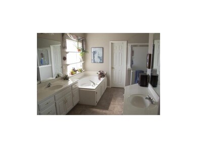 1st floor Master Bath