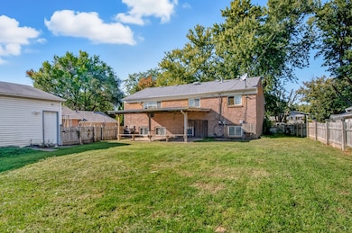 208 S Pinecrest Rd, Bolingbrook, IL 60440 - photo 5