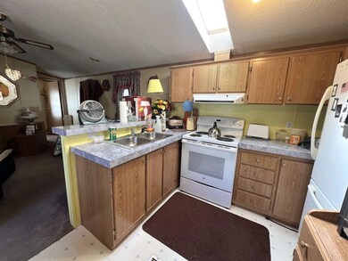 28 Mineral Spring Rd, Chester, VT 05143 - photo 2