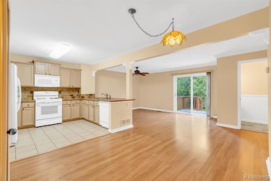 1276 Jay St unit 6, Waterford, MI 48327 - photo 4