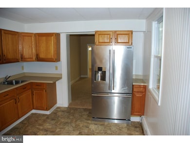 903 W Broad St, Quakertown, PA 18951 - photo 3