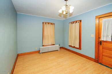301 Spring St-104