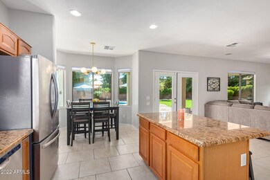 Kitchen dining