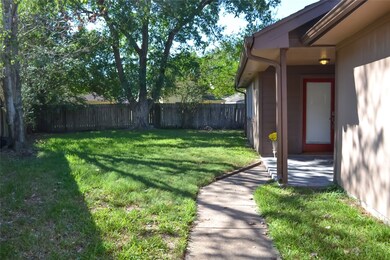 16123 Springbank Dr, Houston, TX 77095 - photo 4