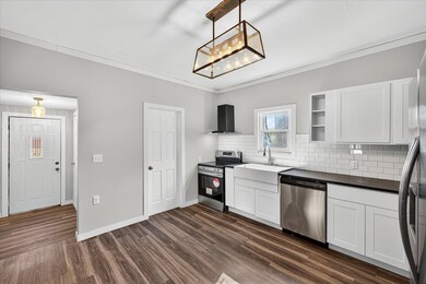 09-1209 1st St SW-9.jpg