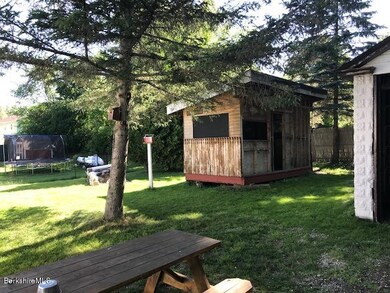 274 Dewey Ave, Pittsfield, MA 01201 - photo 6