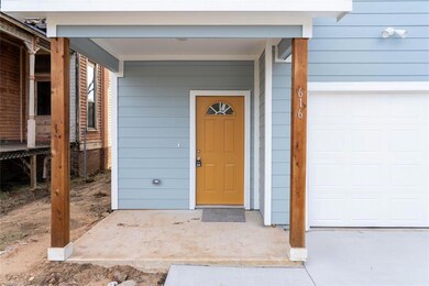 616 W Sears St unit 616-618, Denison, TX 75020 - photo 2