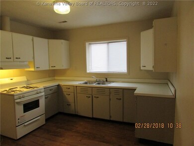 328 18th St, Dunbar, WV 25064 - photo 5