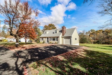 17 Alan Ave, Danbury, CT 06811 - photo 2