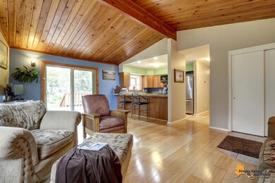 Living room, View 2