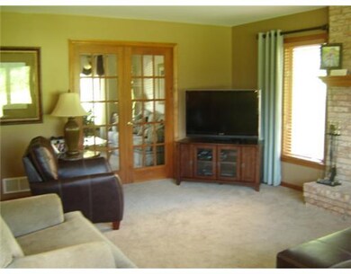 Family Room. THE SPACIOUS FAMILY ROOM AS LARGE WIN