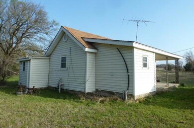 361 Uz Rd N, Forestburg, TX 76239 - photo 6