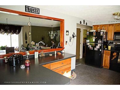 Kitchen. 17 x9