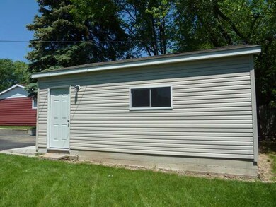 1117 Denver Dr, Carpentersville, IL 60110 - photo 4