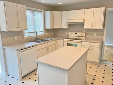 7 Reardon St, Worcester, MA 01606 - photo 3