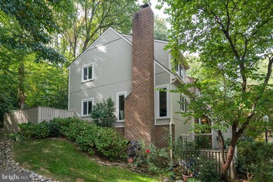 1438 Greenmont Ct, Reston, VA 20190 - photo 3