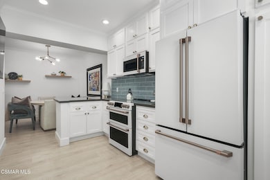 5473 Spanish Oak Ln unit G, Oak Park, CA 91377 - photo 2