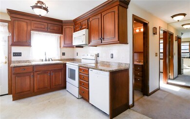 3 Kenny Dr, Warren, RI 02885 - photo 5