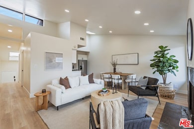 164 W 220th St unit 10, Carson, CA 90745 - photo 5