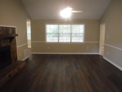 16x22 Family room with triple windows, n
