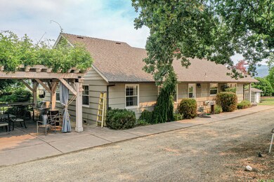 1439 Old Stage Rd, Central Point, OR 97502 - photo 3