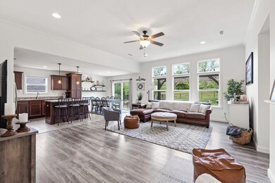 5-web-or-mls-2401-longwood-dr