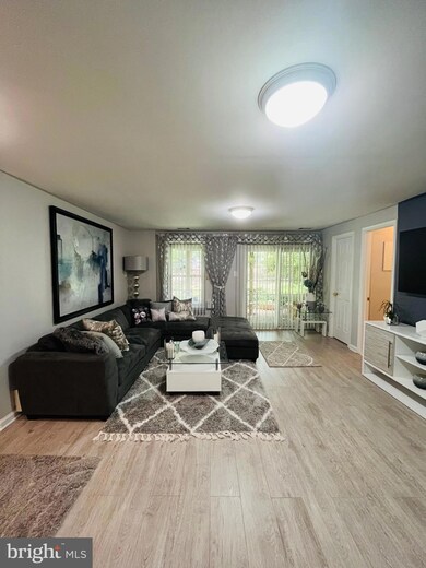 22 Tivoli Lake Ct, Silver Spring, MD 20906 - photo 4