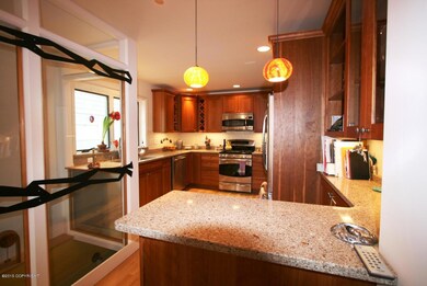 135 e11th4