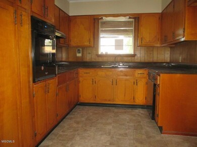 9608 Donchester Cir, Moss Point, MS 39562 - photo 4