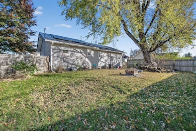 805 N Roche St, Knoxville, IA 50138 - photo 2