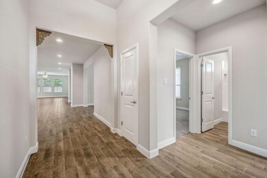 1528 Seabiscuit Dr, Granbury, TX 76049 - photo 5