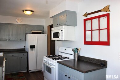 2012 W 35th St, Davenport, IA 52806 - photo 5