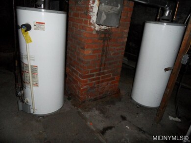 Hot water tanks