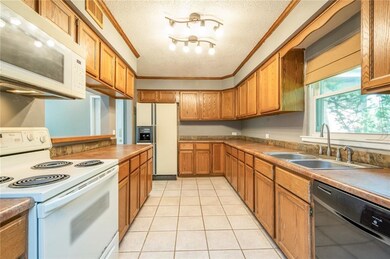 5908 Forest Ave, Des Moines, IA 50311 - photo 6