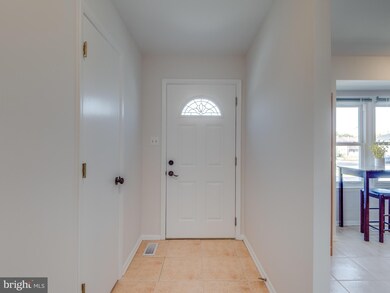 3039 White Birch Ct, Fairfax, VA 22031 - photo 3