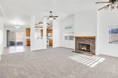 1230 Shellie Ln, Hemet, CA 92543 - photo 4