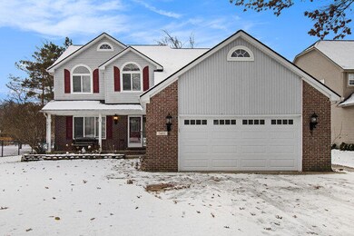 7481 Pine Creek Trail, Waterford, MI 48327 - photo 4