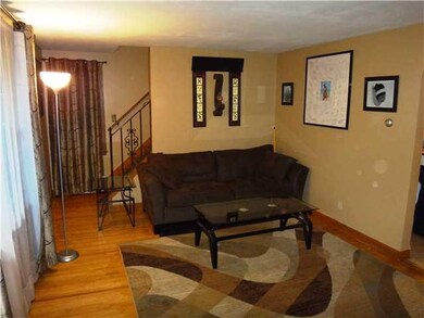 Living Room wonderful hardwood floors!