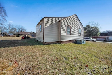 208 Ellis St, Albemarle, NC 28001 - photo 2